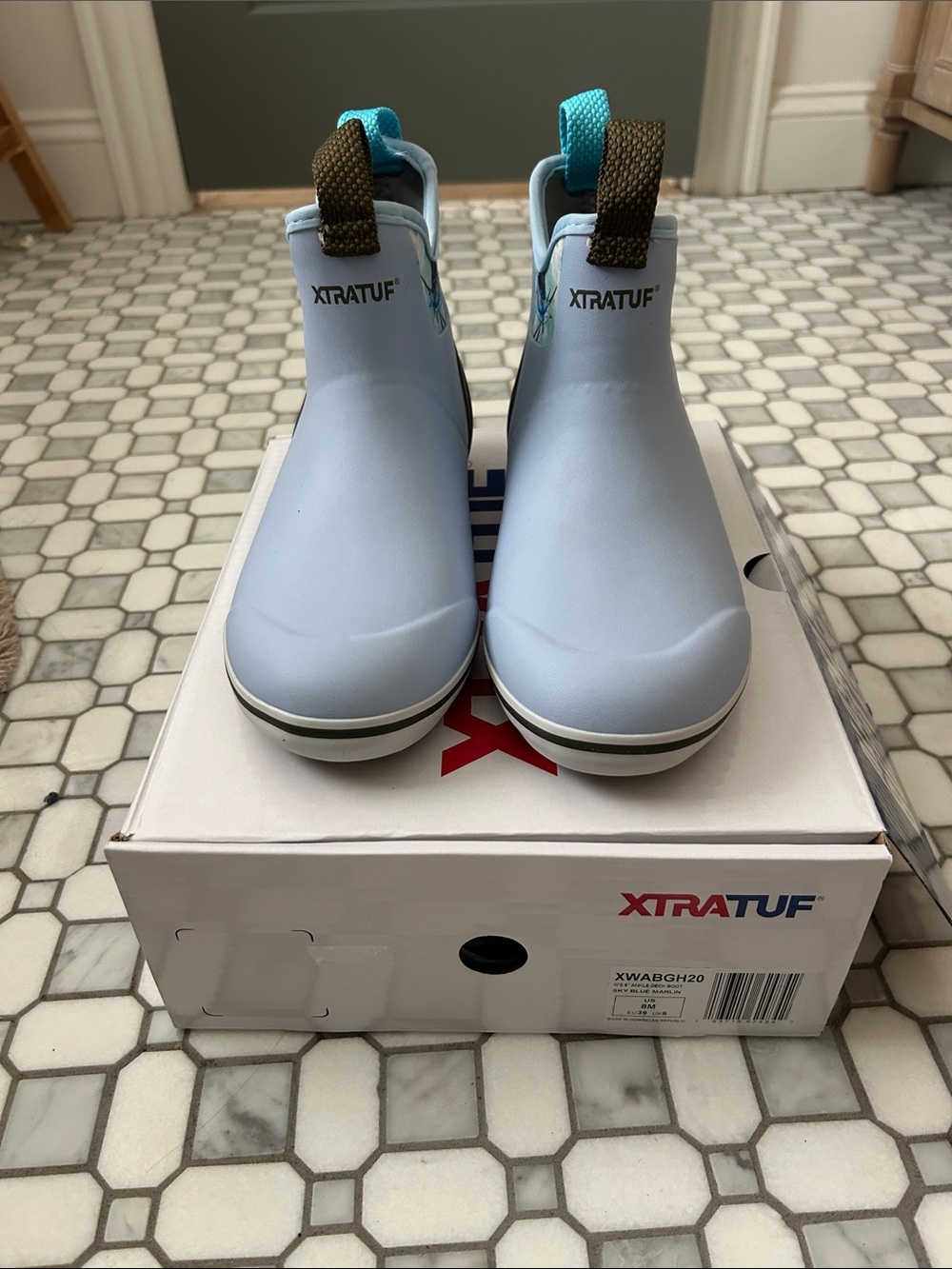 XTRATUF Women's Light Blue Chelsea Waterproof Rain Boots size 8 New!